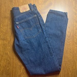 Levi’s 552 High waisted dark wash straight jeans